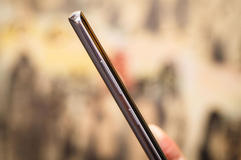 Trên tay Samsung Galaxy Note 8: cảm nhận của một siêu phẩm