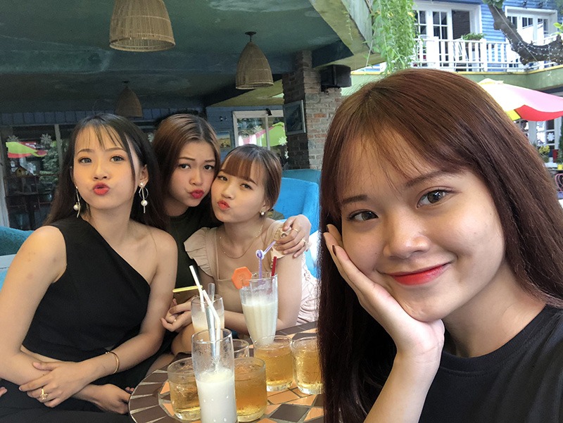 Ảnh chụp Selfie từ camera trước iPhone 8 Plus