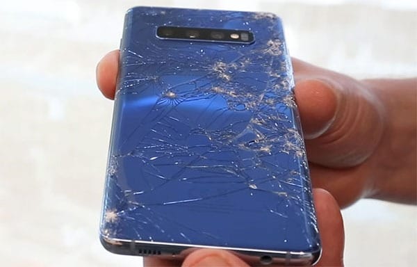 Samsung Galaxy S10 Plus bị vỡ kính lưng