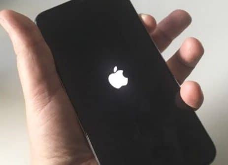 Biểu hiện iPhone Xs Max bị treo táo